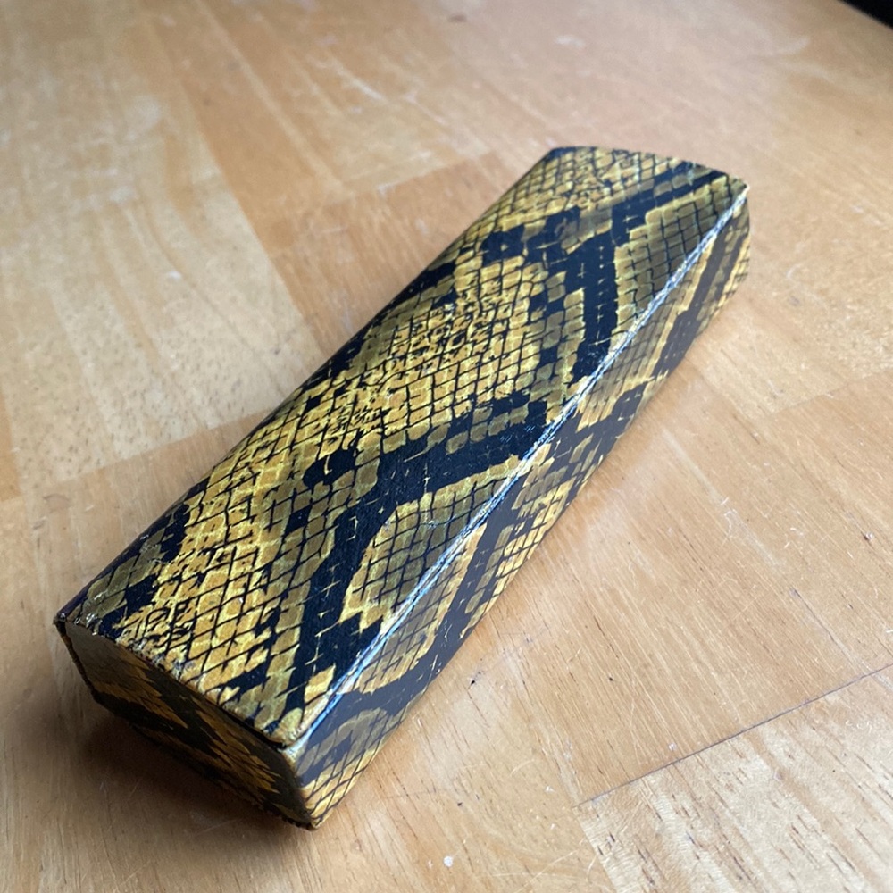 Foster Grant glasses case snake color pre-owned